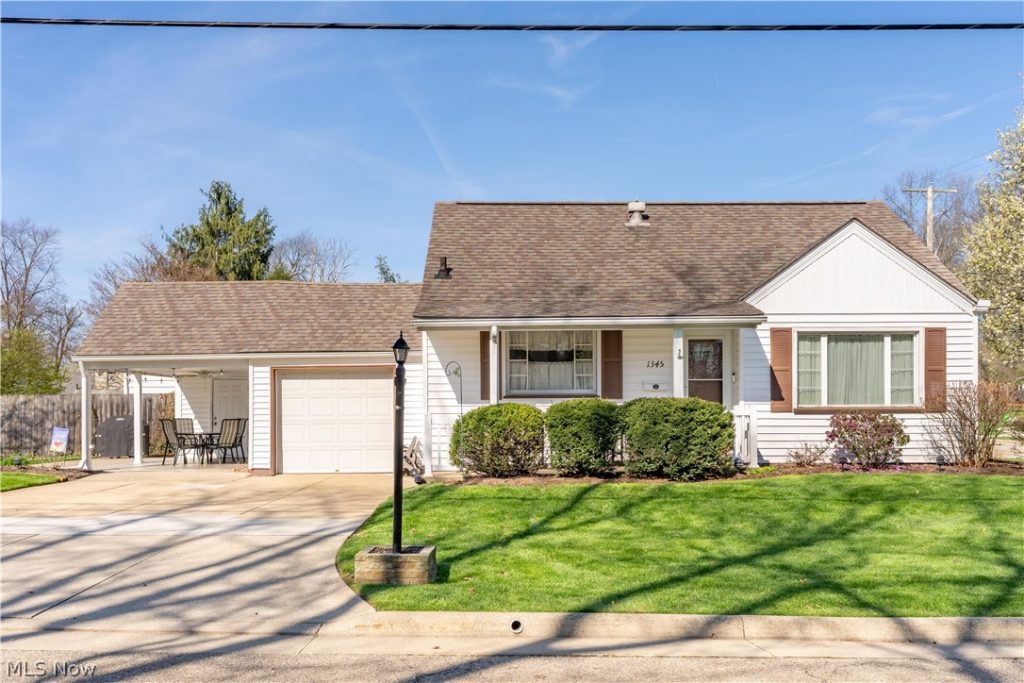 1345 Lipton Avenue, North Canton, OH