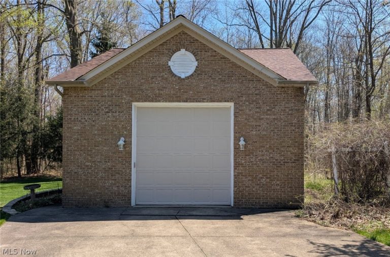 9855 Breckenridge Drive, Chardon, OH - Photo 6