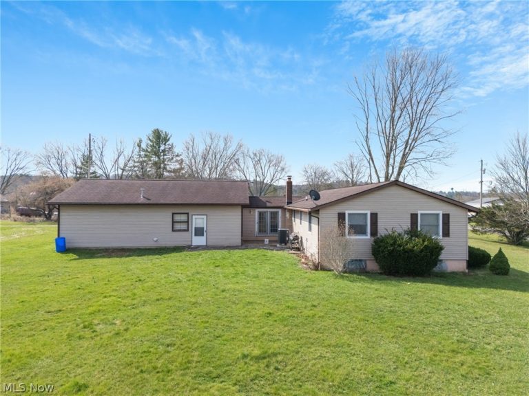 1090 Fort Road, Dellroy, OH - Photo 5