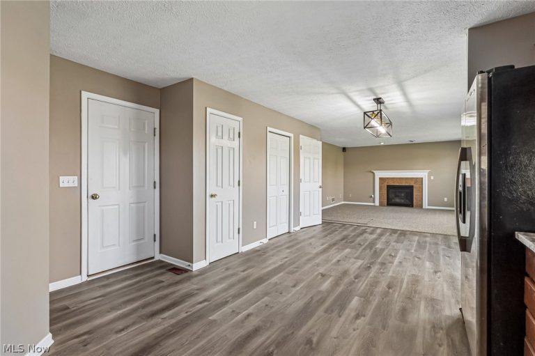 38210 Kingston Drive, North Ridgeville, OH - Photo 6