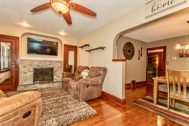 1383 Churchill Road, Lyndhurst, OH - Photo 4