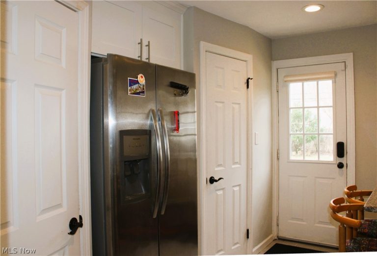 1936 Revere Road, Cleveland Heights, OH - Photo 4