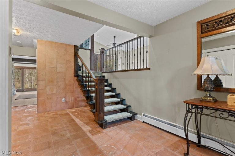 9715 Stafford Road, Chagrin Falls, OH - Photo 3