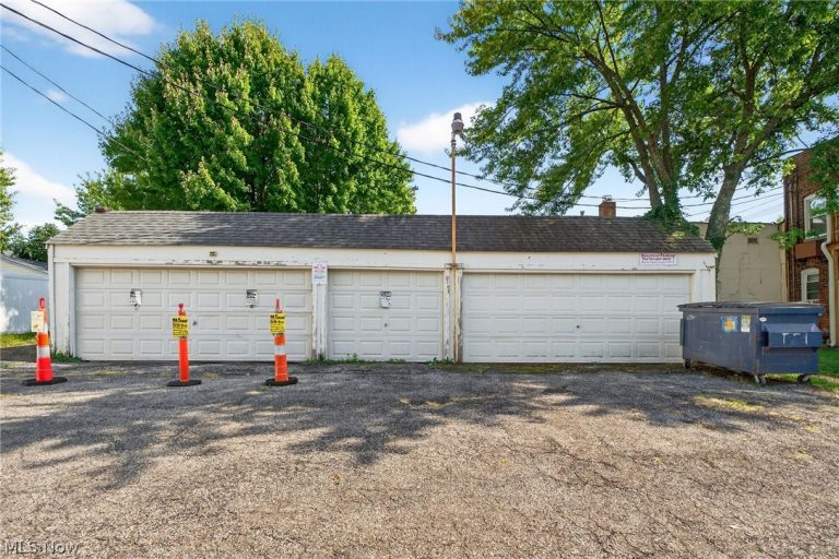 2201 Taylor Road, Cleveland Heights, OH - Photo 8