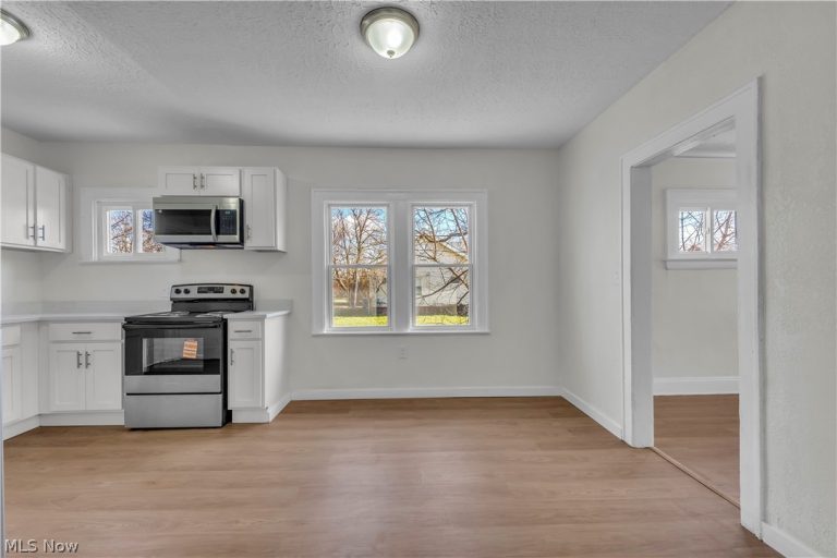 12905 Watterson Avenue, Cleveland, OH - Photo 8