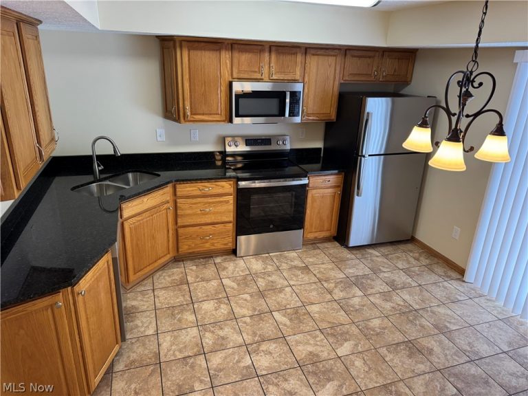 1420 Reimer Road #D, Wadsworth, OH - Photo 8