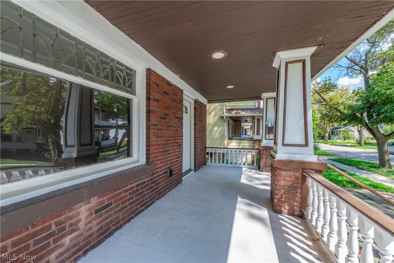 10402 Almira Avenue, Cleveland, OH - Photo 4