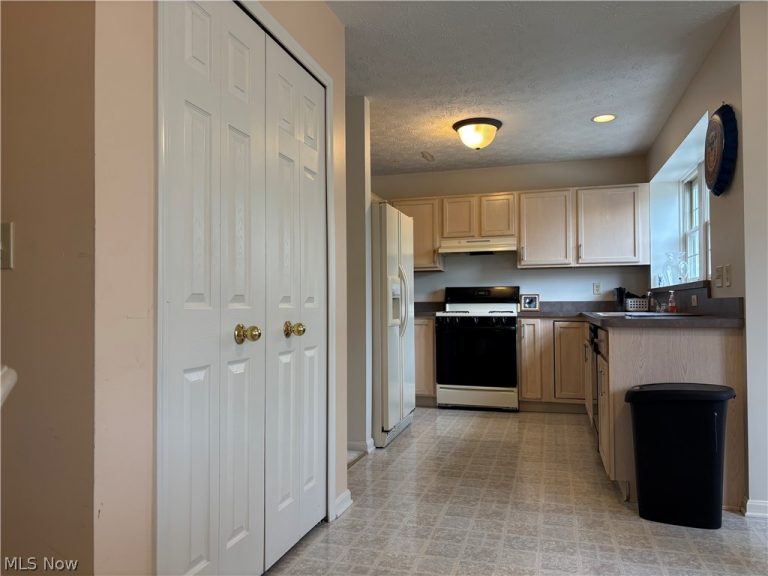 1944 82nd Street, Cleveland, OH - Photo 6