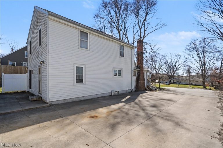 801 Chaffin Road, Akron, OH - Photo 4