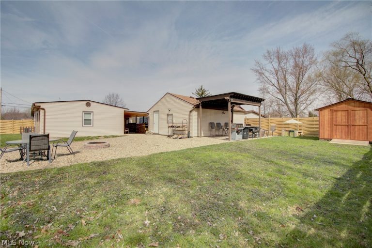 12123 National Drive, Grafton, OH - Photo 3