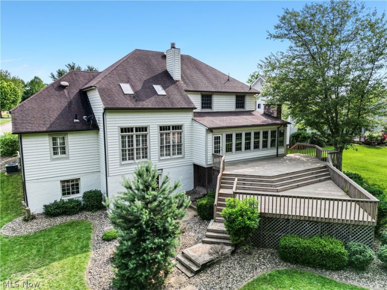 1215 Greenmont Circle, Vienna, WV - Photo 2