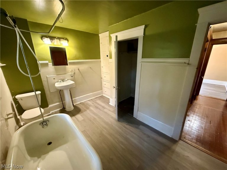 707 Hazel Street, Akron, OH - Photo 6