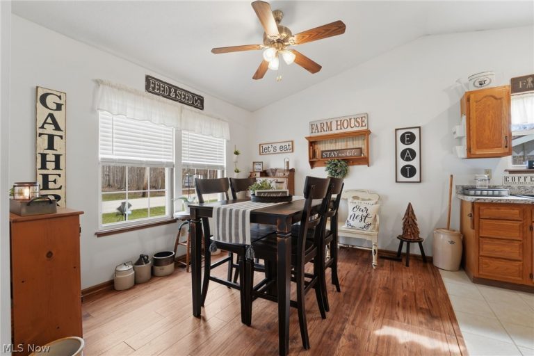 5206 University Drive, Geneva, OH - Photo 6