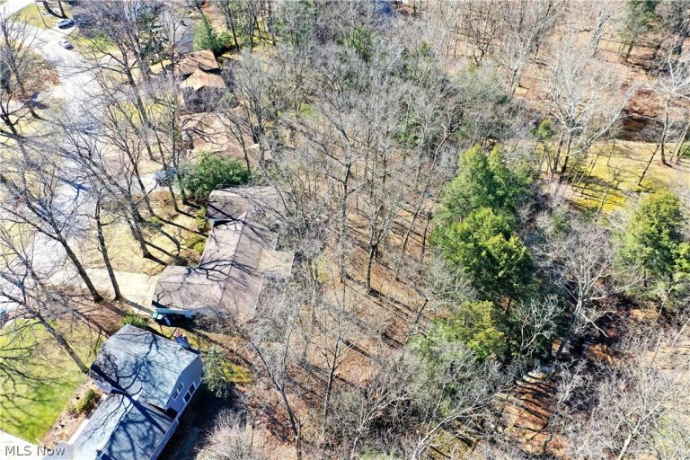 9 Hillside Drive, Girard, OH - Photo 4