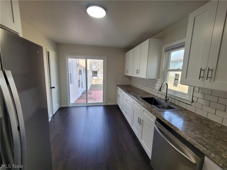 923 Russell Avenue, Akron, OH - Photo 4