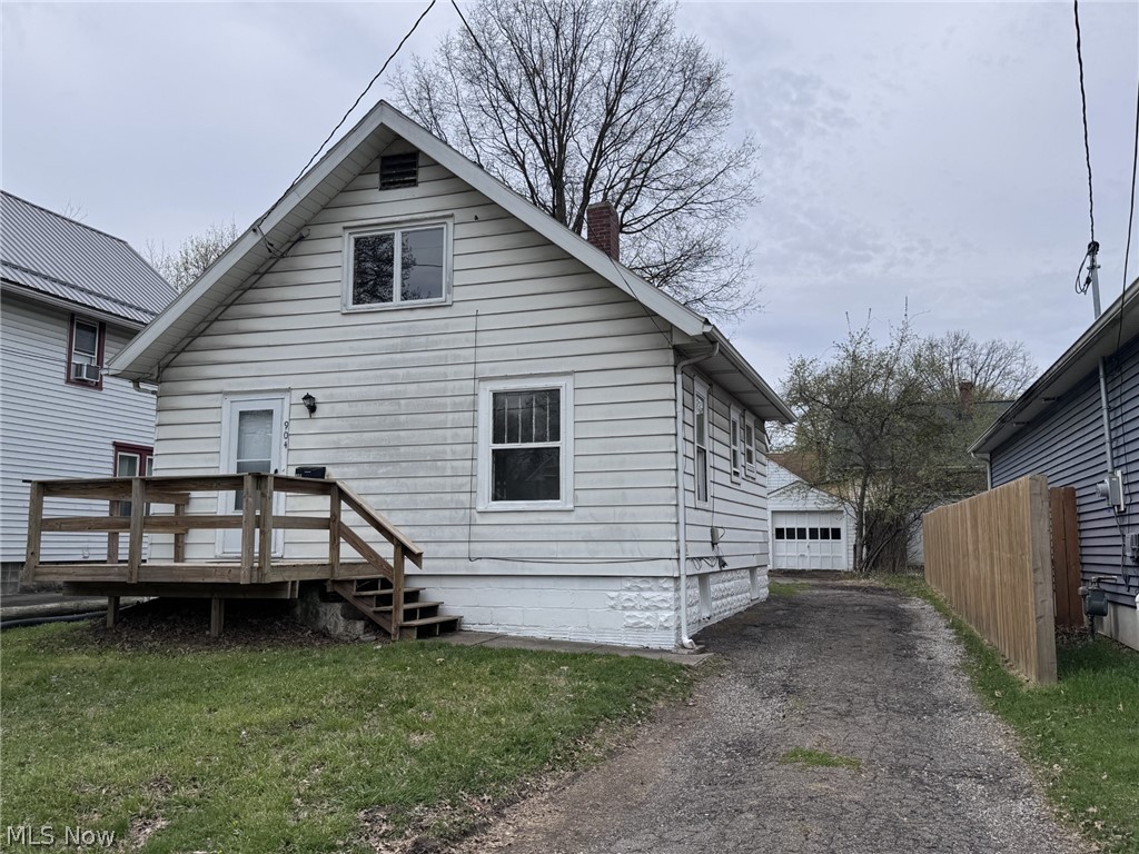 904 Iredell Street, Akron, OH