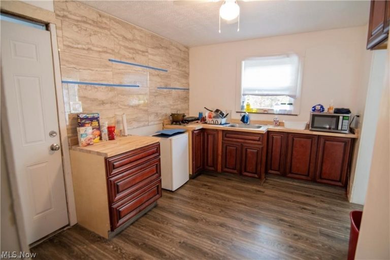 9904 Parkgate Avenue, Cleveland, OH - Photo 4