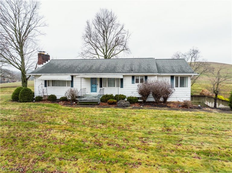 3967 Crooked Run Road, New Philadelphia, OH - Photo 3