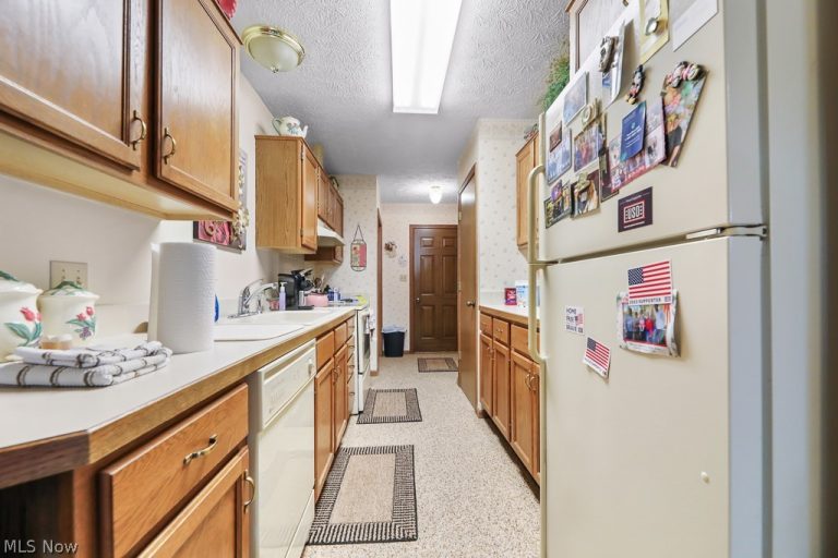 12714 Potomac Place, Uniontown, OH - Photo 4