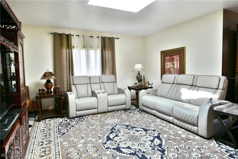 525 Sycamore Trail, Cortland, OH - Photo 8