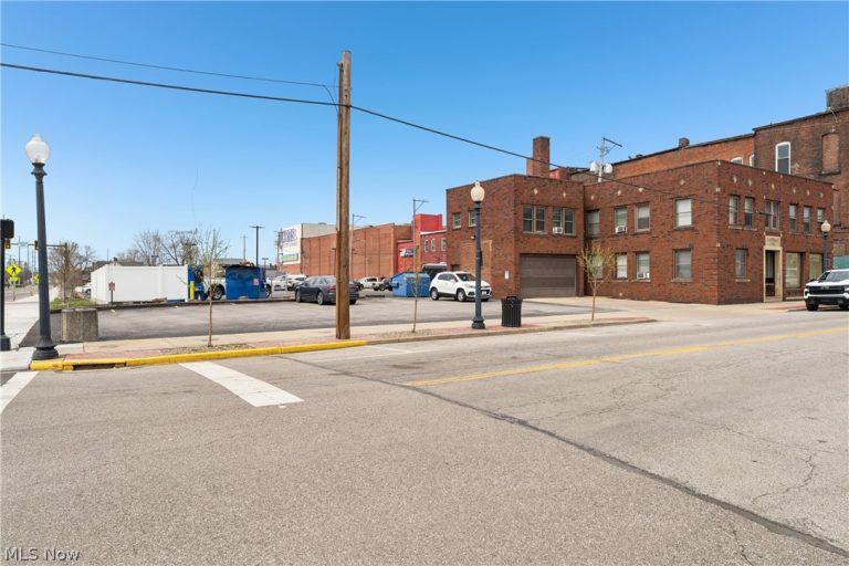 70 4th Street, Barberton, OH - Photo 5