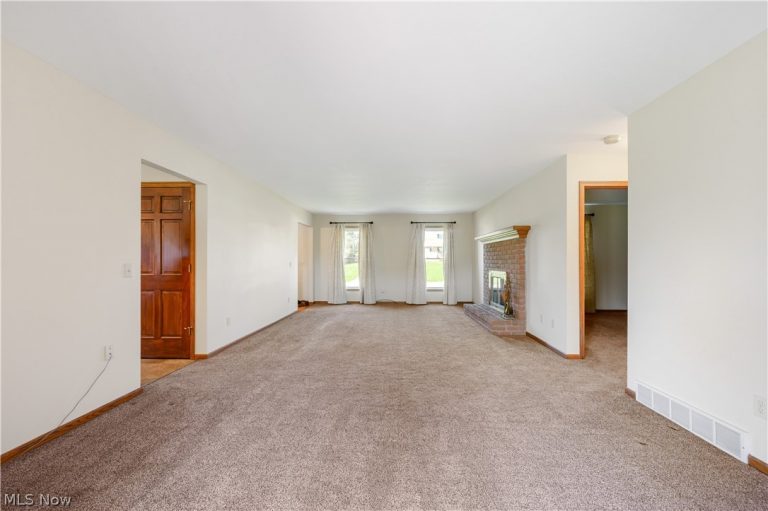 3364 Waterford Avenue, Canton, OH - Photo 6