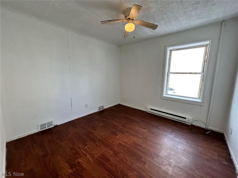 106 12th #Apt 2, Weirton, WV - Photo 4