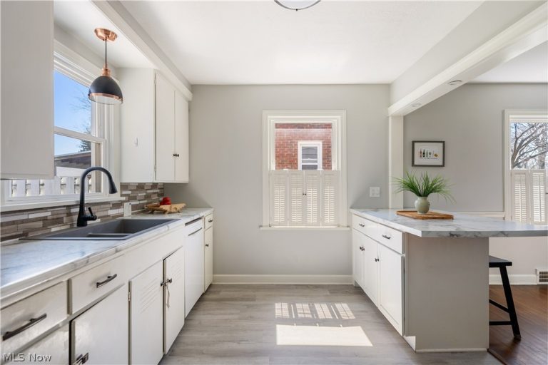 3210 Martindale Road, Canton, OH - Photo 8