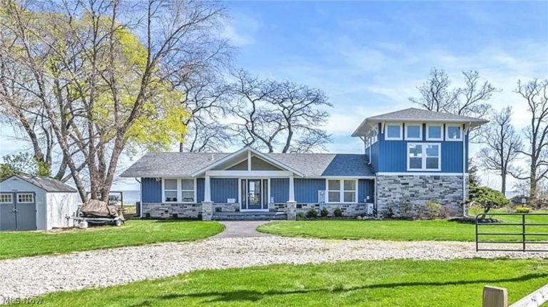104 Point Drive, Kelleys Island, OH, 43438