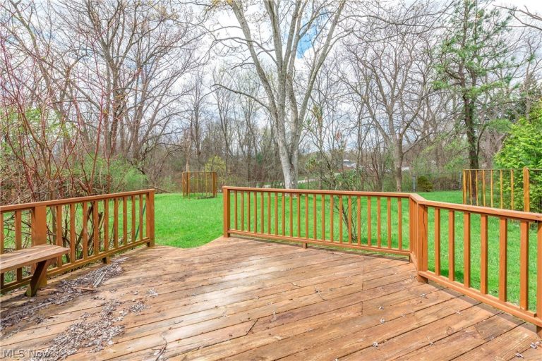6194 Eldridge Boulevard, Bedford Heights, OH - Photo 4