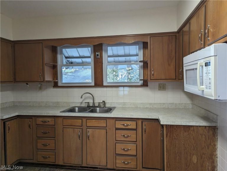 16117 High Street, Middlefield, OH - Photo 8