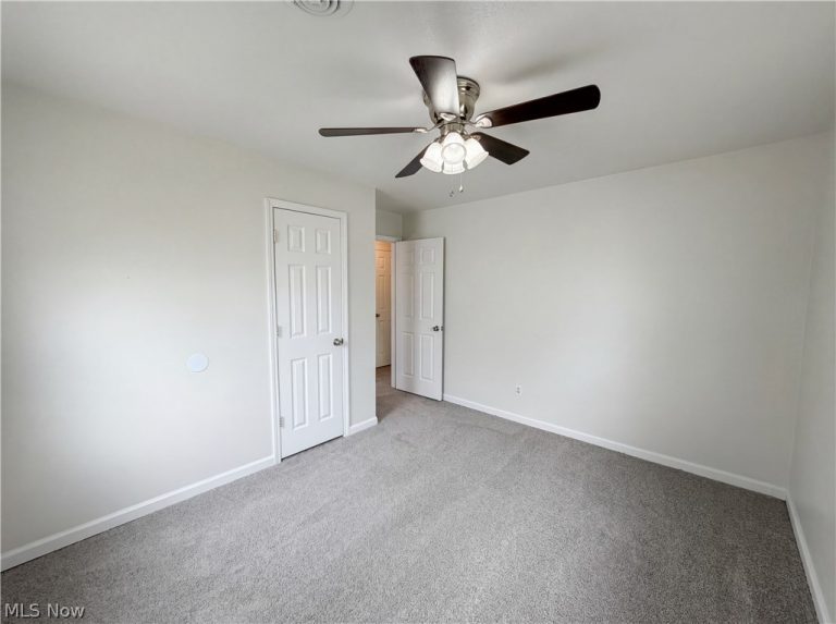 409 Wesley Avenue, Elyria, OH - Photo 4