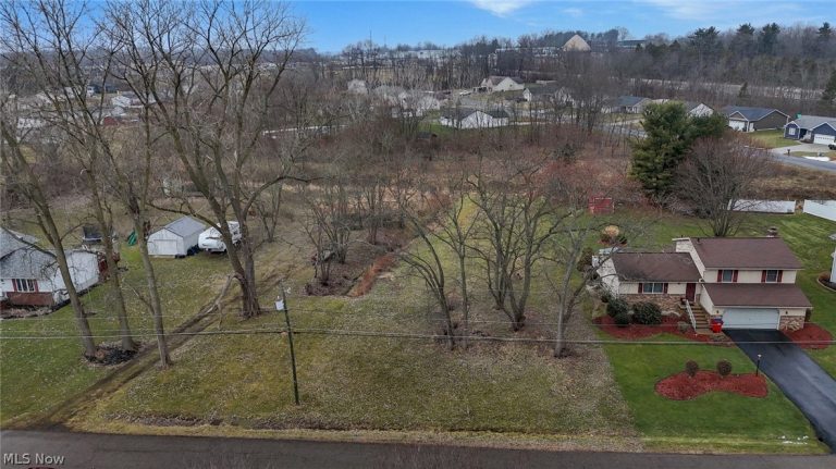 4707 Eastland Avenue, Louisville, OH, 44641