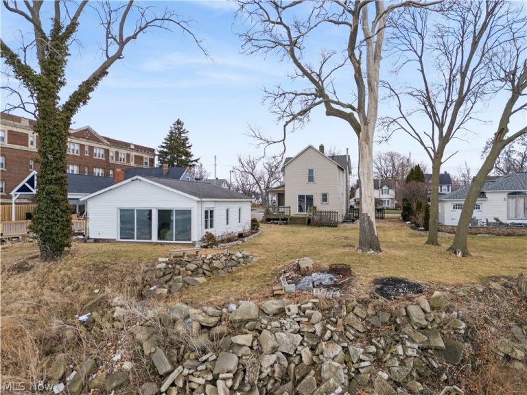 2625 Erie Avenue, Lorain, OH - Photo 6