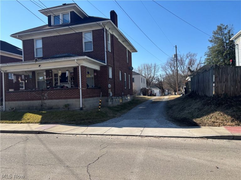 1014 18th Street, Parkersburg, WV - Photo 3