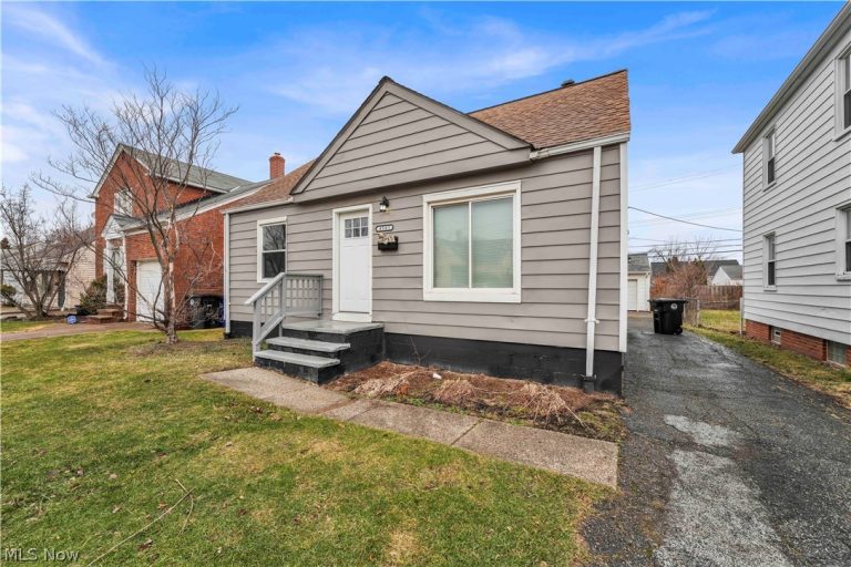 4561 148th Street, Cleveland, OH - Photo 2