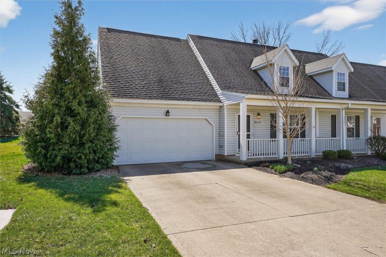 90 High Point Drive #27, Medina, OH - Photo 2