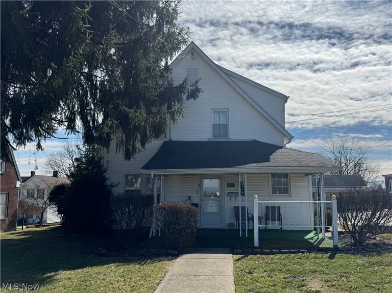 211 Main Street, St Clairsville, OH - Photo 3