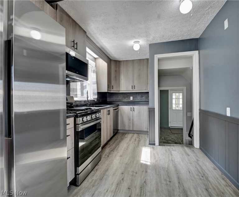 1406 22nd Street, Canton, OH - Photo 8