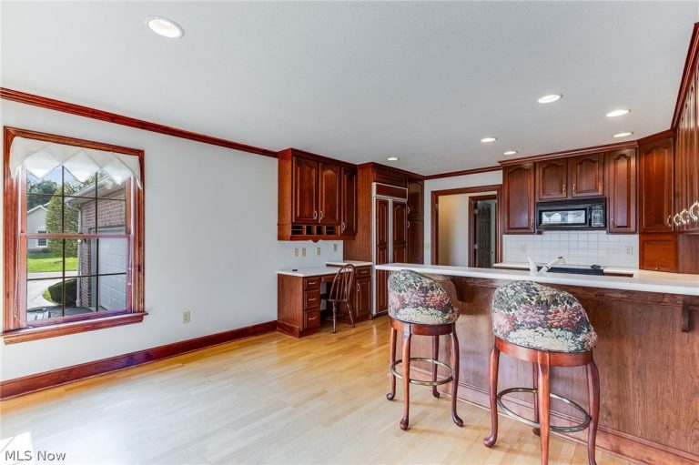 140 Hogan Lane, Warren, OH - Photo 6