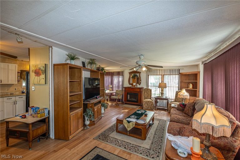 16 Grand Boulevard, Olmsted Twp, OH - Photo 5