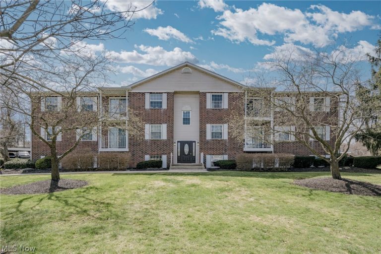 10790 Ravenna Road #201, Twinsburg, OH - Photo 2