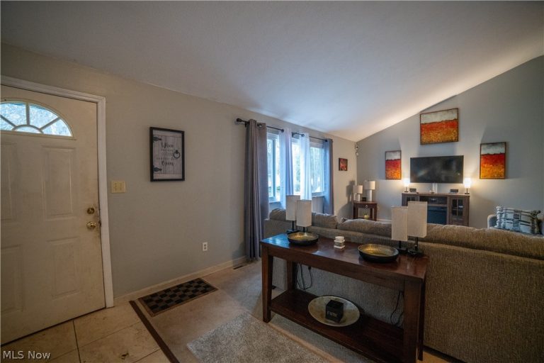 1491 Rowles Drive, Akron, OH - Photo 8