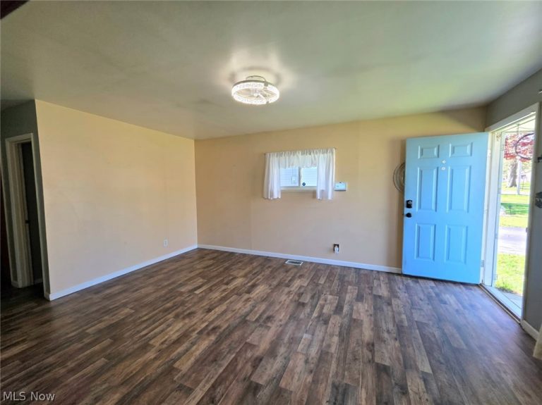 251 Beverly Avenue, Youngstown, OH - Photo 5