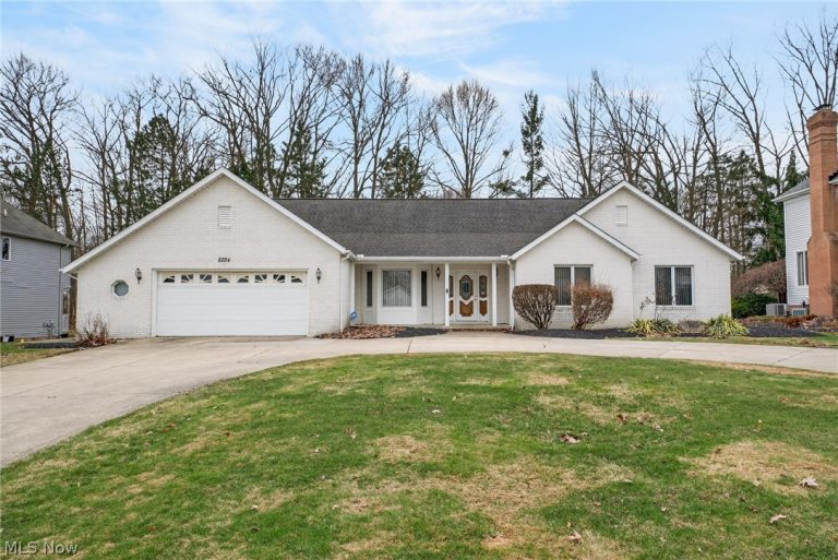 6284 Applecross Road, Highland Heights, OH, 44143