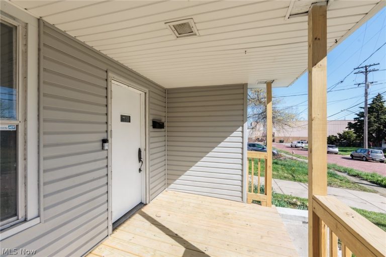 1986 93rd Street, Cleveland, OH - Photo 4