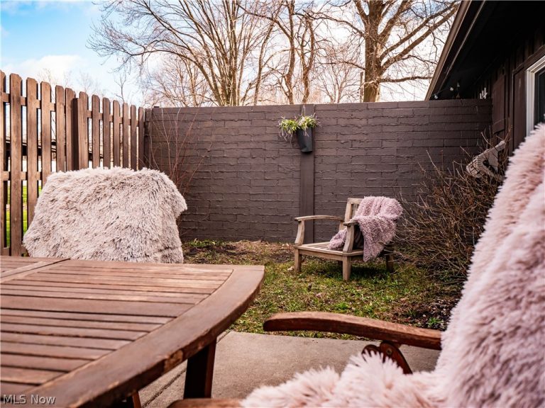 53 Greenfield Court, Berea, OH - Photo 6