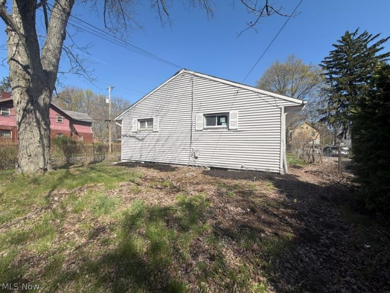 22 Uhler Avenue, Akron, OH - Photo 2