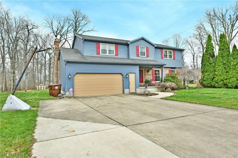 6389 Tara Drive, Youngstown, OH - Photo 2