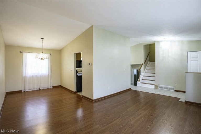 18267 Walnut Drive, Strongsville, OH - Photo 3